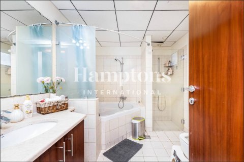 Villa in Meadows 1, Meadows, Dubai 5 bedrooms, 353.49591500 sq.m. № 63698 - photo 1