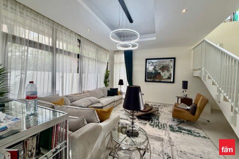 Villa in Dubai 5 bedrooms, 421.6 sq.m. № 109842 - photo 9