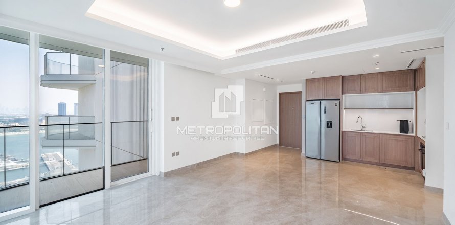 Apartment in EMAAR Beachfront, Dubai Harbour, Dubai 2 bedrooms, 112 sq.m. № 15995