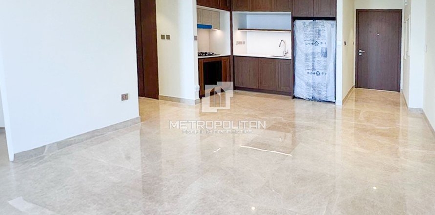 Apartment in EMAAR Beachfront, Dubai Harbour, Dubai 1 bedroom, 74 sq.m. № 16000