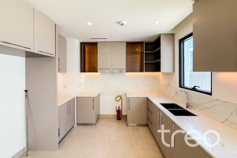 Townhouse in Arabian Ranches 3, Dubai 4 bedrooms, 298.59 sq.m. № 119870 - photo 16