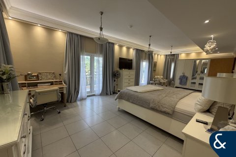 Купить виллу в The Villa, Дубай: 5 спален, 483м², № 78901 - фото 9