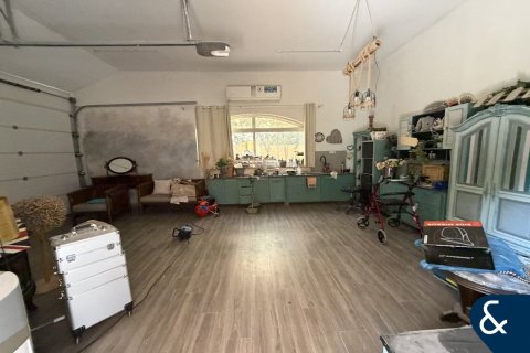 Купить виллу в The Villa, Дубай: 5 спален, 483м², № 78901 - фото 13