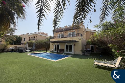 Купить виллу в The Villa, Дубай: 5 спален, 483м², № 78901 - фото 1