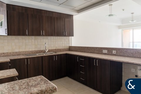 Apartment in Churchill Towers, Business Bay, Dubai 2 bedrooms, 118 sq.m. № 78909 - photo 6
