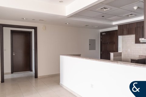 Apartment in Churchill Towers, Business Bay, Dubai 2 bedrooms, 118 sq.m. № 78909 - photo 4