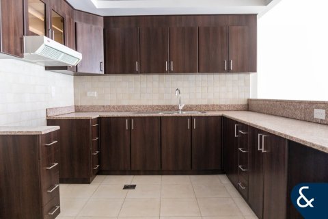 Apartment in Churchill Towers, Business Bay, Dubai 2 bedrooms, 118 sq.m. № 78909 - photo 7