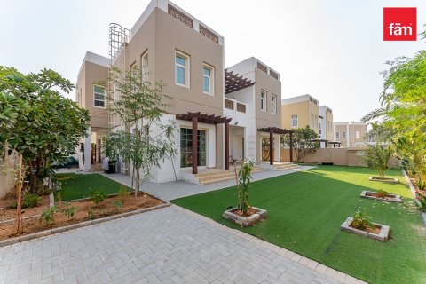 Villa en Dubai, 4 dormitorios, 635.9 m², № 121987 - foto 8