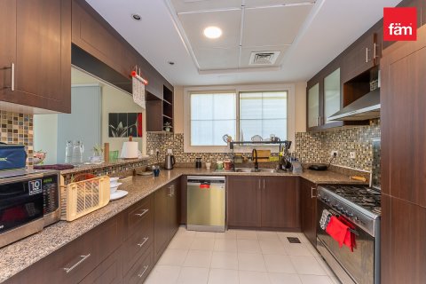 Villa en Dubai, 4 dormitorios, 635.9 m², № 121987 - foto 18