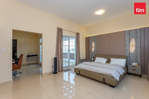 Villa en Dubai, 4 dormitorios, 635.9 m², № 121987 - foto 6