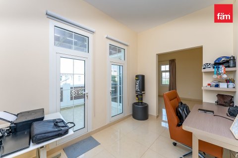 Villa en Dubai, 4 dormitorios, 635.9 m², № 121987 - foto 11