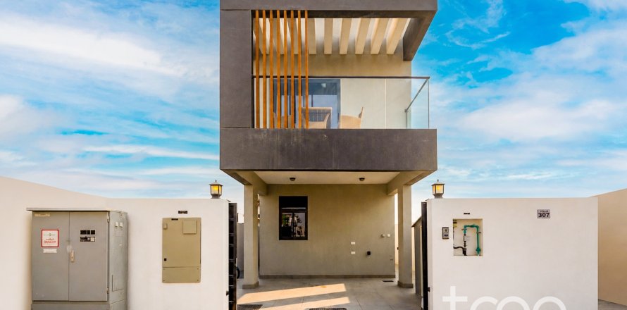 Villa in Dubai 3 bedrooms, 175.12 sq.m. № 134605