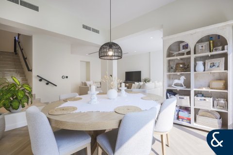 Купить виллу в Mira Oasis, Рим, Дубай: 4 спальни, 263м², № 74486 - фото 5