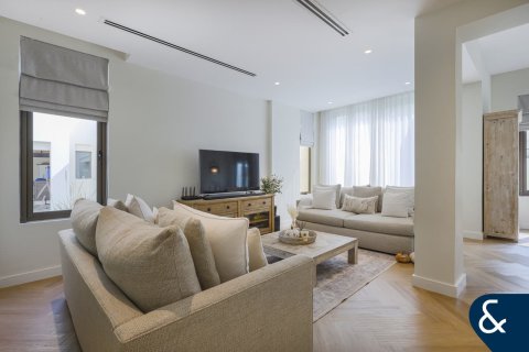 Купить виллу в Mira Oasis, Рим, Дубай: 4 спальни, 263м², № 74486 - фото 2