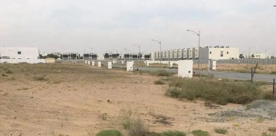 Land in Dubai 240.2 sq.m. № 134851