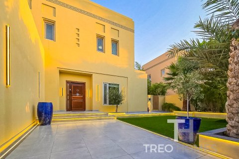 Купить виллу в Арабиан Ранчес, Дубай: 5 спален, 409м², № 16778 - фото 13