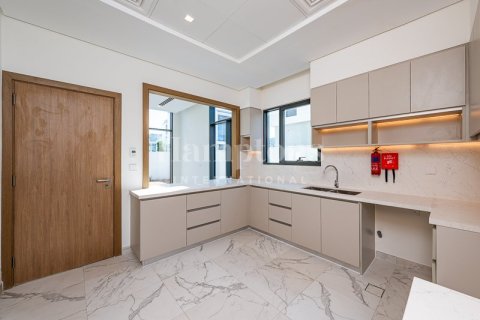 Снять в аренду виллу в Murooj Al Furjan, Al Furjan, Дубай: 4 спальни, 375.51392600м², № 12465 - фото 5