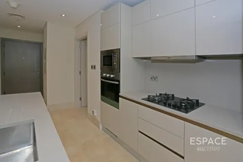 Apartment in Palm Jumeirah, Dubai 2 bedrooms, 124 sq.m. № 71498 - photo 2