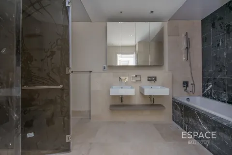 Снять в аренду квартиру в Пальме Джумейре, Дубай: 2 спальни, 123м², № 71497 - фото 2