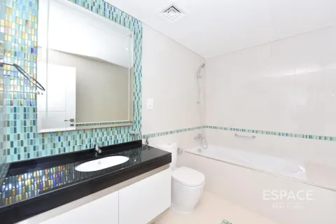 Apartment in DAMAC HEIGHTS in Dubai Marina, Dubai 3 bedrooms, 181 sq.m. № 71492 - photo 10