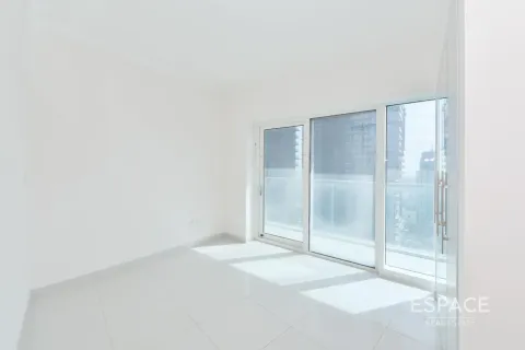 Apartment in DAMAC HEIGHTS in Dubai Marina, Dubai 3 bedrooms, 181 sq.m. № 71492 - photo 3