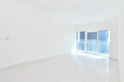 Apartment in DAMAC HEIGHTS in Dubai Marina, Dubai 3 bedrooms, 181 sq.m. № 71492 - photo 2