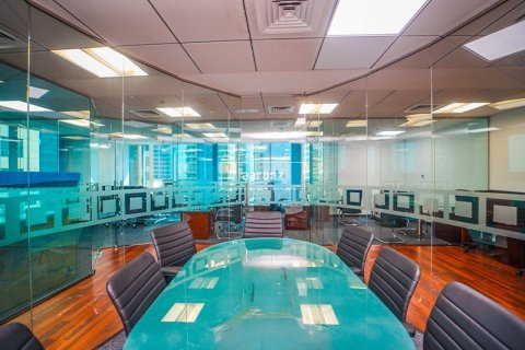 Oficina en Jumeirah Lake Towers, Dubai, 126.6 m², № 46505 - foto 8