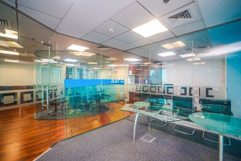Oficina en Jumeirah Lake Towers, Dubai, 126.6 m², № 46505 - foto 4