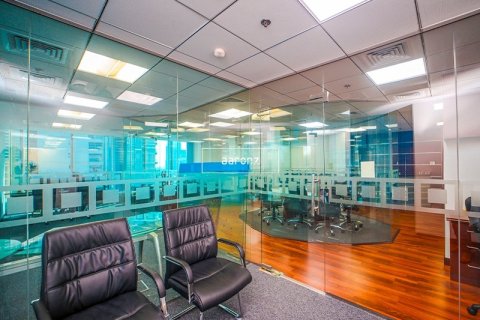 Oficina en Jumeirah Lake Towers, Dubai, 126.6 m², № 46505 - foto 5