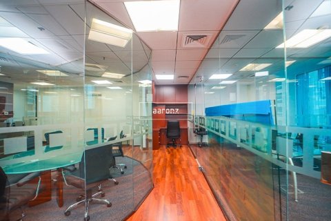 Oficina en Jumeirah Lake Towers, Dubai, 126.6 m², № 46505 - foto 2