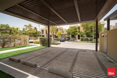 Adosado en Dubai, 3 dormitorios, 258.7 m², № 47817 - foto 13