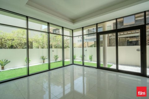 Adosado en Dubai, 3 dormitorios, 258.7 m², № 47817 - foto 1