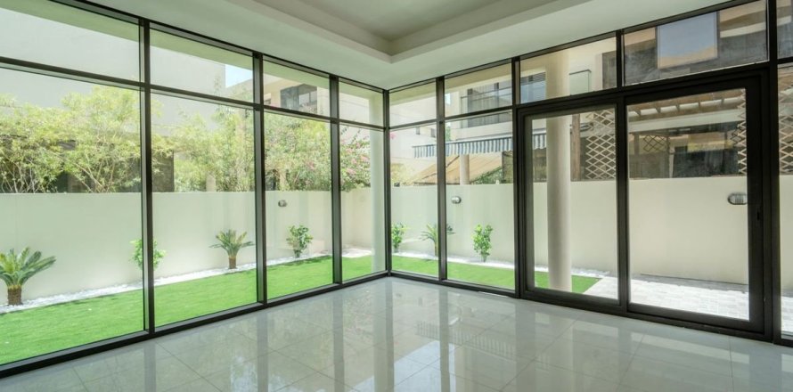 Adosado en Dubai, 3 dormitorios, 258.7 m², № 47817