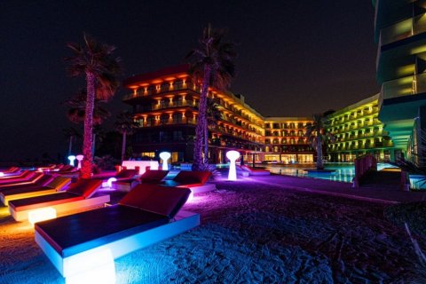 Apartment in The World Islands, Dubai 2 bedrooms, 143 sq.m. № 48549 - photo 13