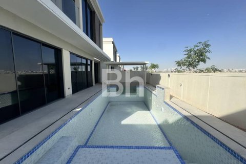Снять в аренду виллу в Tilal Al Ghaf, Дубай: 4 спальни, 432м², № 58035 - фото 3