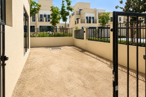 Townhouse in Damac Lagoons, Dubai 5 bedrooms, 313.73 sq.m. № 134057 - photo 3