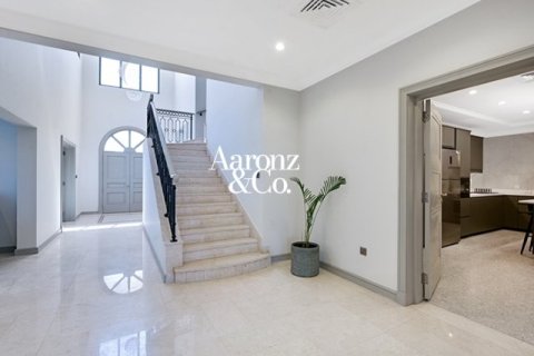 Снять в аренду виллу в Garden Homes Frond K, Пальма Джумейра, Дубай: 5 спален, 658м², № 113071 - фото 6