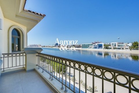 Снять в аренду виллу в Garden Homes Frond K, Пальма Джумейра, Дубай: 5 спален, 658м², № 113071 - фото 24