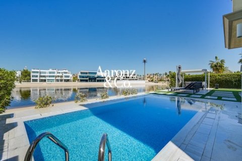 Снять в аренду виллу в Garden Homes Frond K, Пальма Джумейра, Дубай: 5 спален, 658м², № 113071 - фото 25