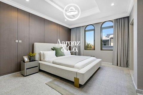 Снять в аренду виллу в Garden Homes Frond K, Пальма Джумейра, Дубай: 5 спален, 658м², № 113071 - фото 9