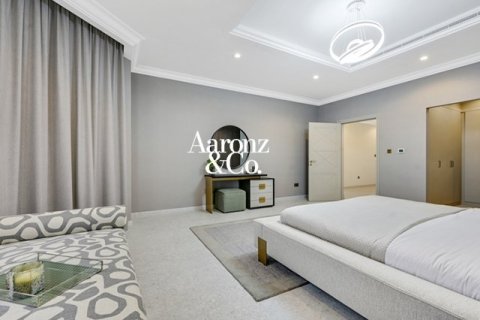 Снять в аренду виллу в Garden Homes Frond K, Пальма Джумейра, Дубай: 5 спален, 658м², № 113071 - фото 15