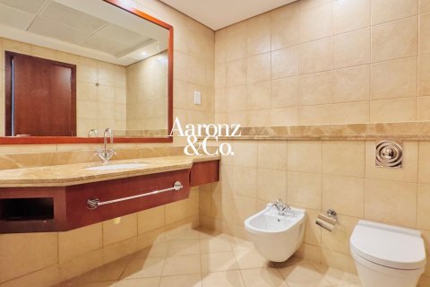 Apartment in Jumeirah Beach Residence, Dubai 3 bedrooms, 242 sq.m. № 123436 - photo 9