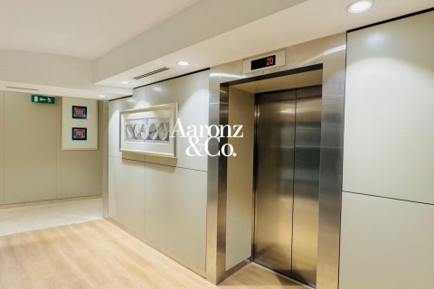 Apartment in Jumeirah Beach Residence, Dubai 3 bedrooms, 242 sq.m. № 123436 - photo 14