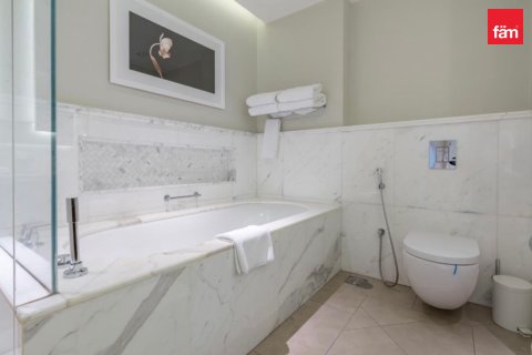 Apartment in Downtown Dubai (Downtown Burj Dubai), Dubai 4 bedrooms, 269.5 sq.m. № 123432 - photo 15