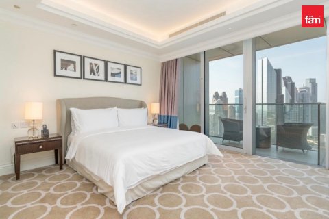 Apartment in Downtown Dubai (Downtown Burj Dubai), Dubai 4 bedrooms, 269.5 sq.m. № 123432 - photo 8