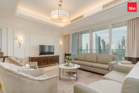 Apartment in Downtown Dubai (Downtown Burj Dubai), Dubai 4 bedrooms, 269.5 sq.m. № 123432 - photo 2
