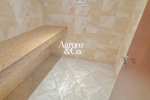 Apartment in Jumeirah Beach Residence, Dubai 4 bedrooms, 320 sq.m. № 123435 - photo 9