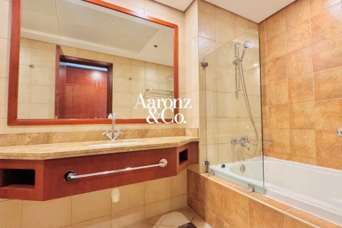 Apartment in Jumeirah Beach Residence, Dubai 4 bedrooms, 320 sq.m. № 123435 - photo 11