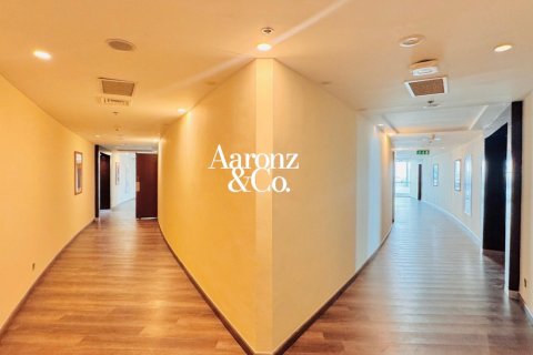 Apartment in Jumeirah Beach Residence, Dubai 4 bedrooms, 320 sq.m. № 123435 - photo 17