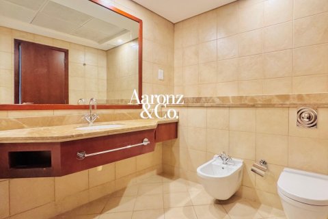 Apartment in Jumeirah Beach Residence, Dubai 4 bedrooms, 320 sq.m. № 123435 - photo 12